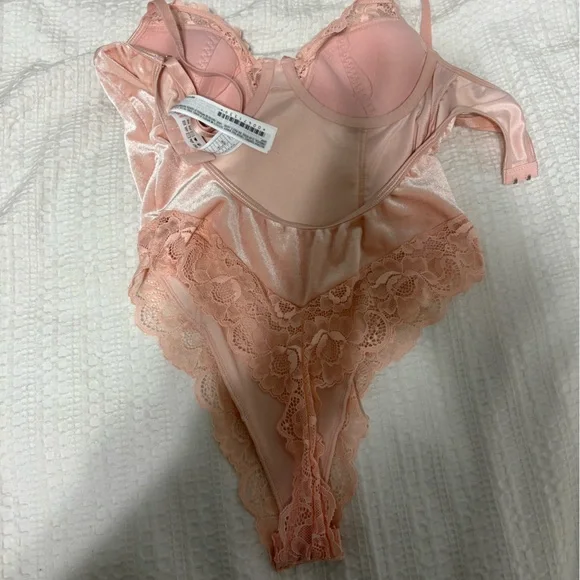 Pink satin lace lingerie bodysuit - Picture 2 of 3